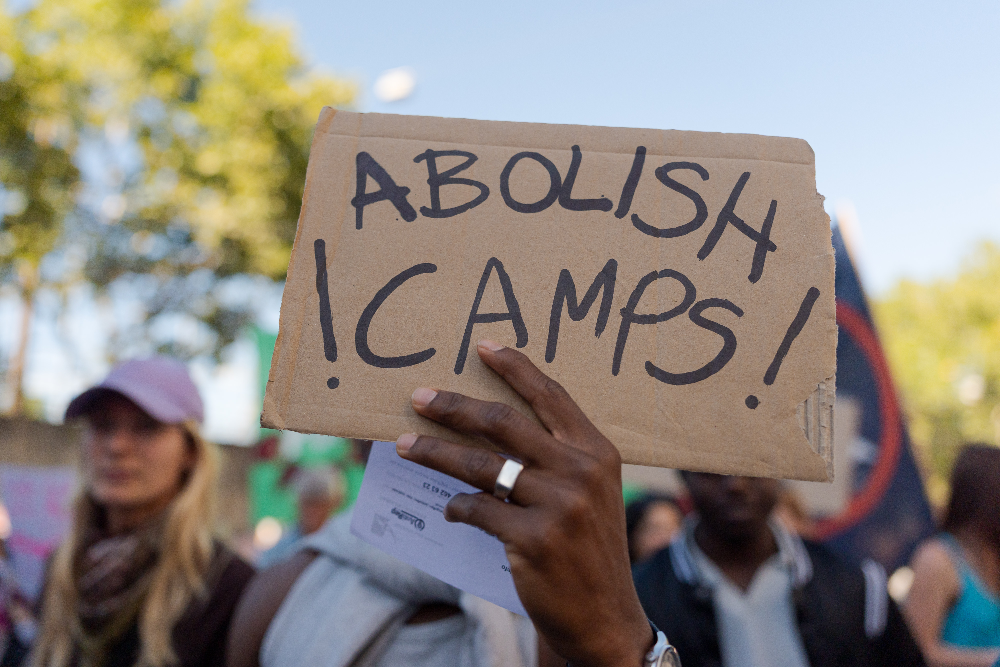 Panneau "Abolish camps"